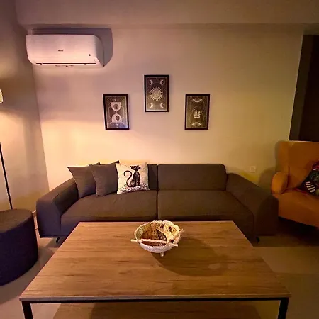 아파트 Ng Homes 키레니아